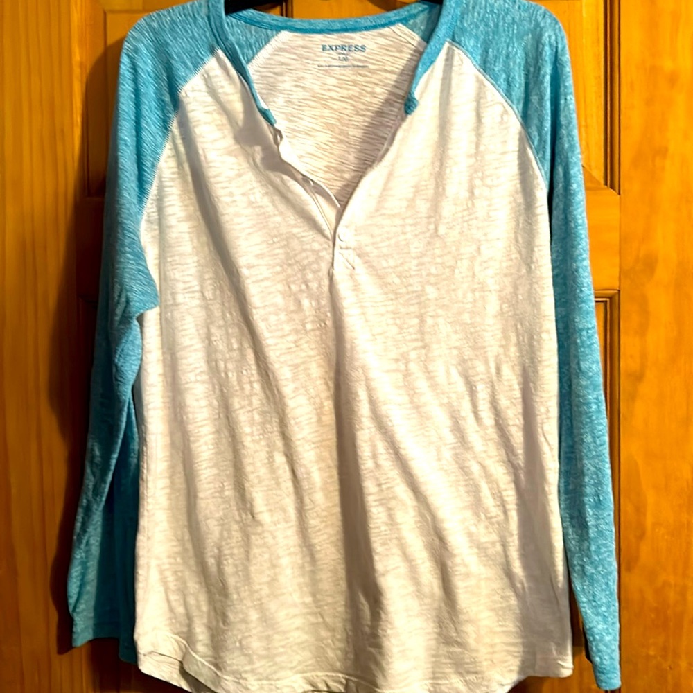 Woman’s Express top Lg
